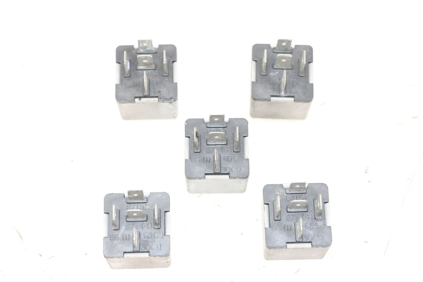 photo de ELECTRICAL RELAY PIAGGIO MP3 500 (2014 - 2017) - Alternative perspective