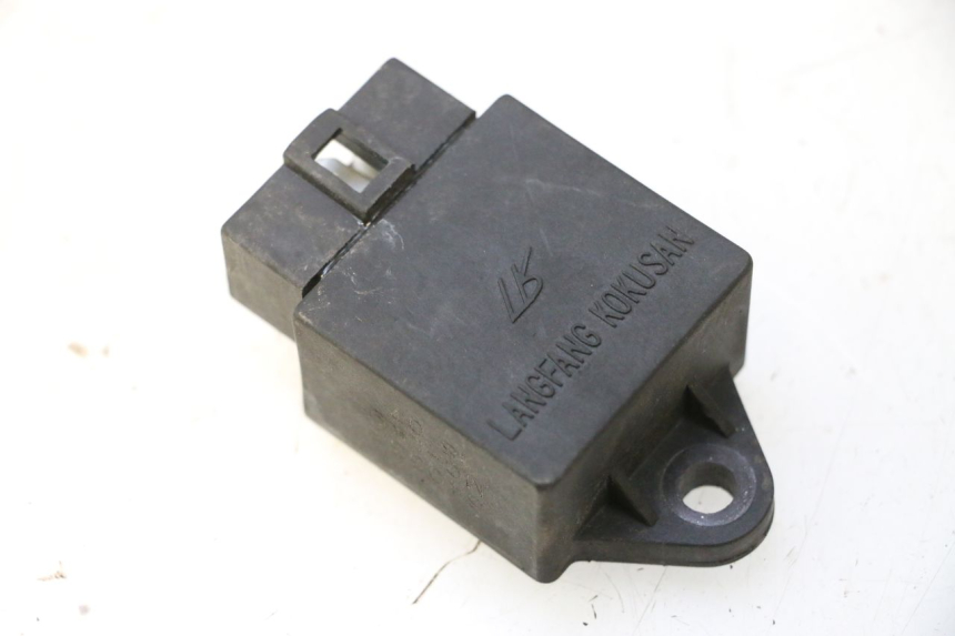 photo de ELECTRICAL RELAY PIAGGIO MP3 125 (2006 - 2014) - Alternative perspective