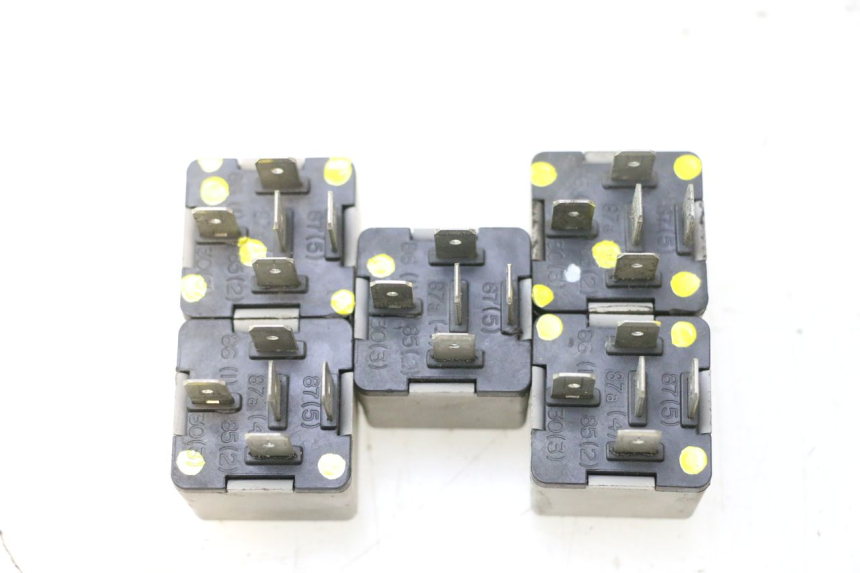 photo de ELECTRICAL RELAY PIAGGIO MP3 500 (2011 - 2015) - Alternative perspective