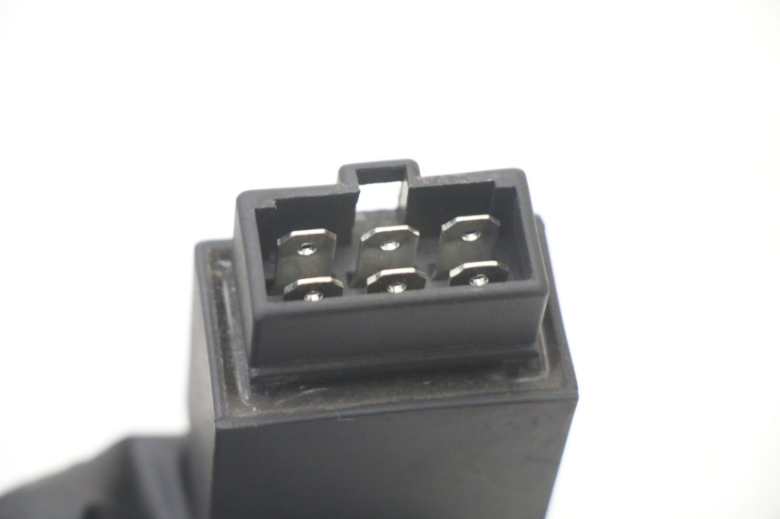 photo de ELECTRICAL RELAY PIAGGIO FLY 2T 50 (2004 - 2017) - Zoom on usage condition