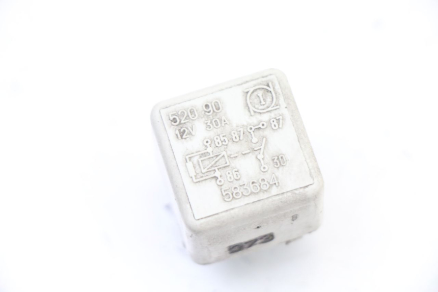 photo de ELECTRICAL RELAY PIAGGIO VESPA GRANTURISMO 125 (2003 - 2007) - Component detail