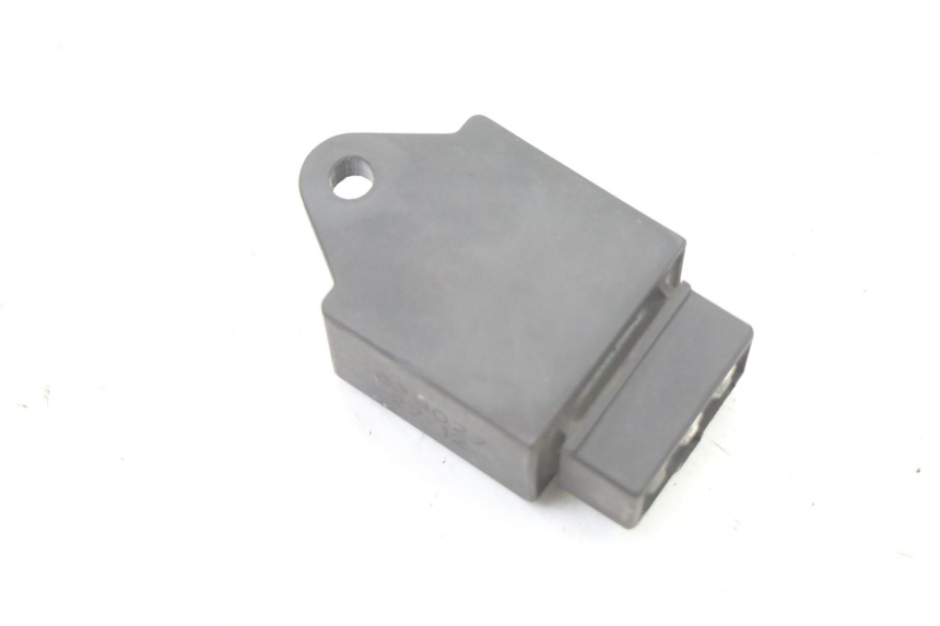 photo de ELECTRICAL RELAY PIAGGIO VESPA LX 2T 50 (2005 - 2013) - Zoom on usage condition