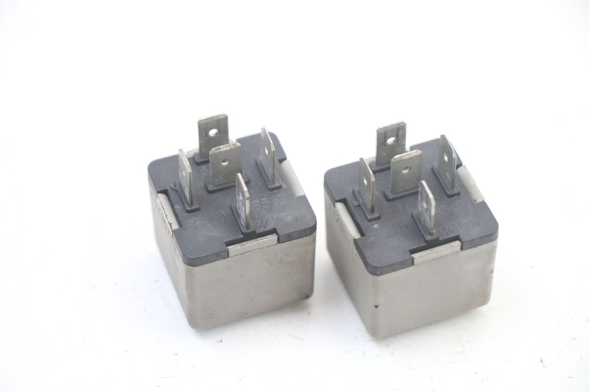 photo de RELAY PIAGGIO VESPA LX IE 125 (2010 - 2012) - Alternative perspective