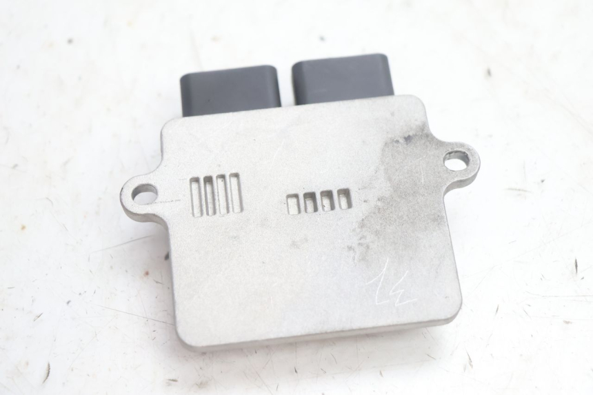 photo de RELAY JM MOTORS R-MAX TECH 50 (2024 - 2026) - Alternative perspective