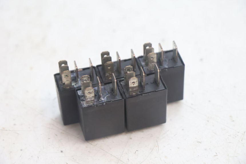 photo de RELAY PEUGEOT SATELIS 125 (2013 - 2018) - Zoom on usage condition