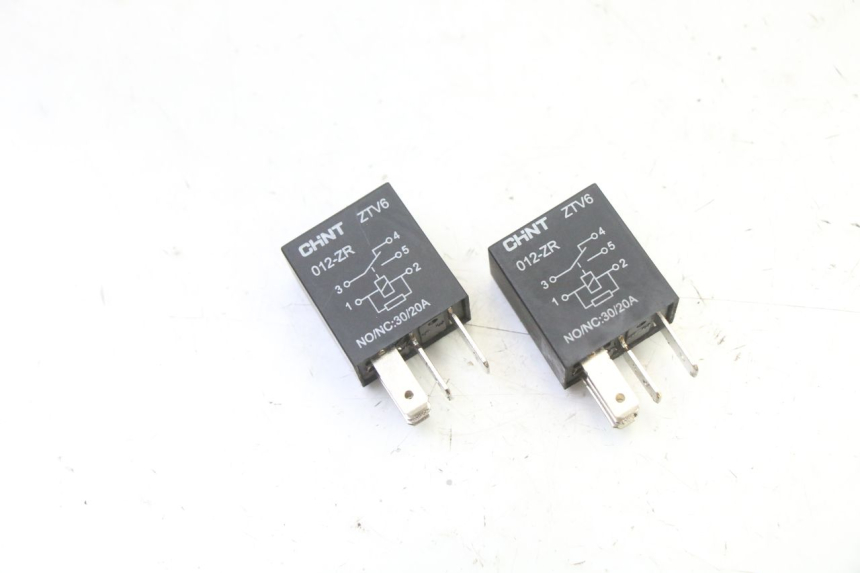 photo de RELAY PEUGEOT STREETZONE I NAKED 2T 50 (2018 - 2020) - Main view