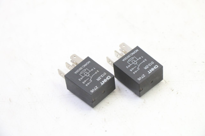 photo de RELAY PEUGEOT STREETZONE I NAKED 2T 50 (2018 - 2020) - Zoom on usage condition