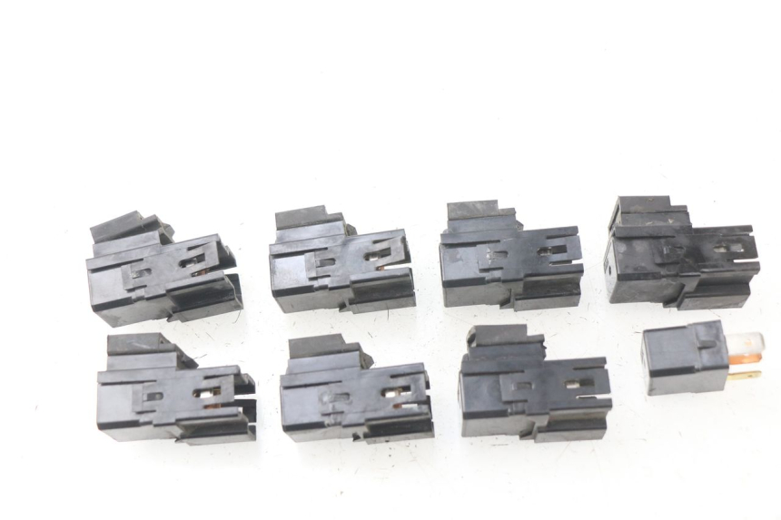 photo de ELECTRICAL RELAY YAMAHA TDM ABS 900 (2002 - 2014) - Technical close-up