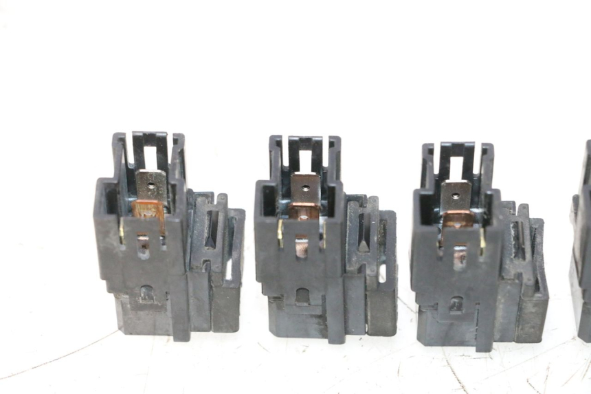 photo de RELAY YAMAHA TDM ABS 900 (2002 - 2014) - Alternative perspective