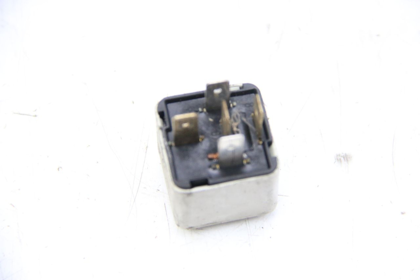 photo de ELECTRICAL RELAY PIAGGIO VESPA GRANTURISMO 125 (2003 - 2007) - Component detail