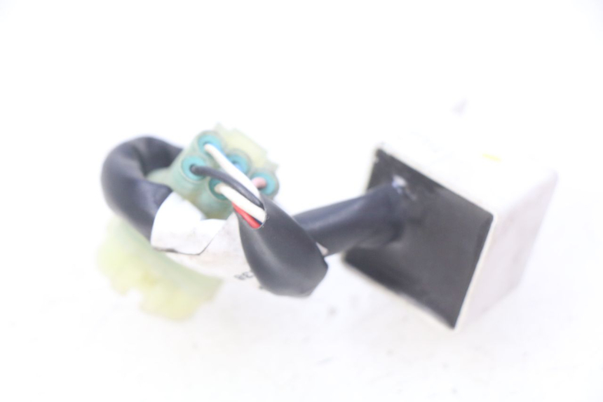 photo de ELECTRICAL RELAY PIAGGIO VESPA GTS IGET ABS 125 (2017 - 2023) - Component detail