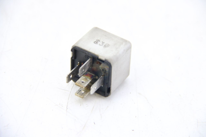photo de ELECTRICAL RELAY PIAGGIO VESPA GTS SUPER IE 125 (2009 - 2016) - Main view