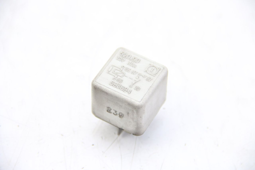 photo de ELECTRICAL RELAY PIAGGIO VESPA GTS SUPER IE 125 (2009 - 2016) - Component detail