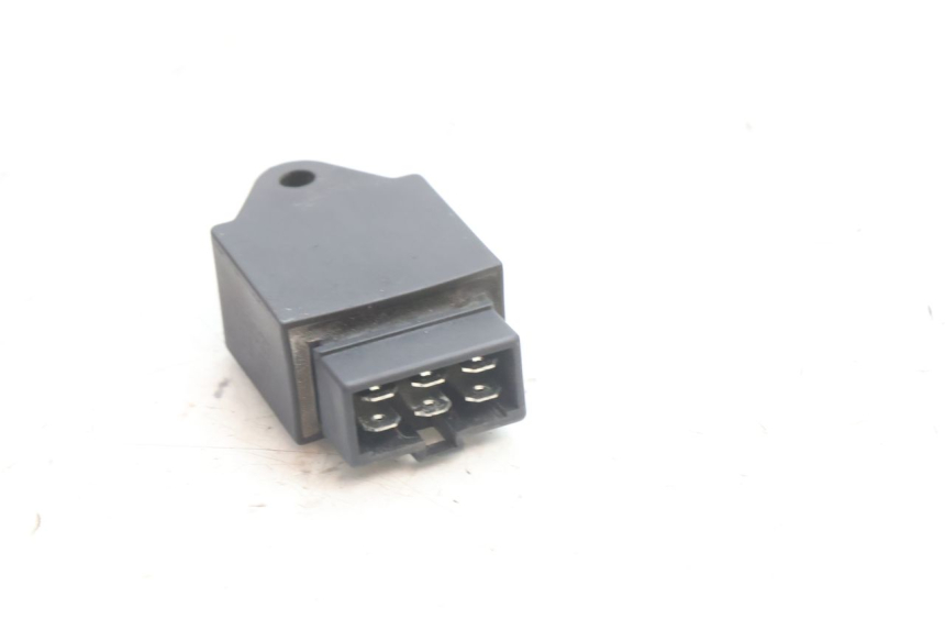 photo de ELECTRIC RELAY PIAGGIO VESPA S 2T 50 (2007 - 2014) - Alternative perspective