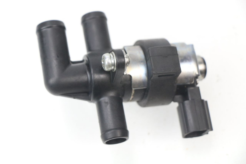 photo de RELAY HONDA VFR F 1200 (2010 - 2015) - Alternative perspective