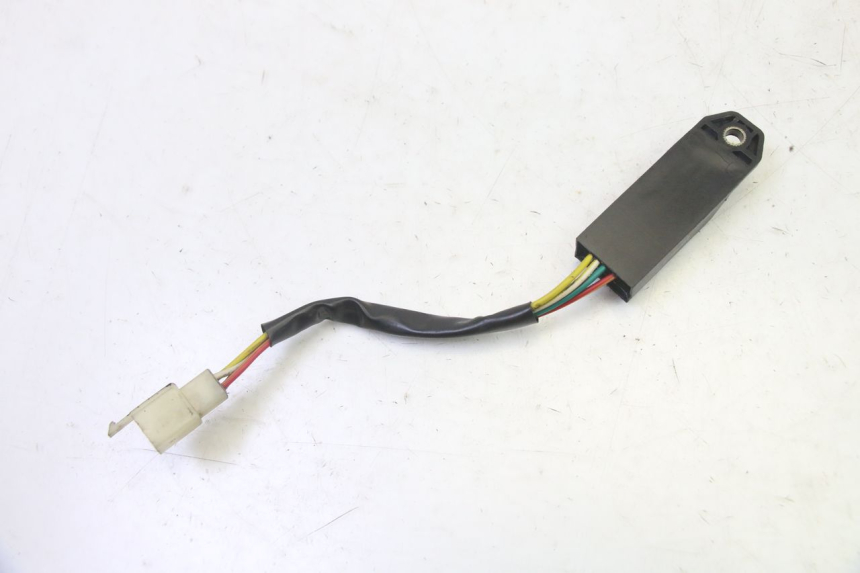 photo de ELECTRICAL RELAY PEUGEOT VIVACITY NEW 4T 50 (2008 - 2017) - Alternative perspective