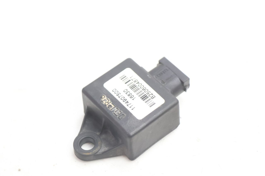 photo de ELECTRICAL RELAY PEUGEOT VIVACITY 50 (2004 - 2009) - Zoom on usage condition