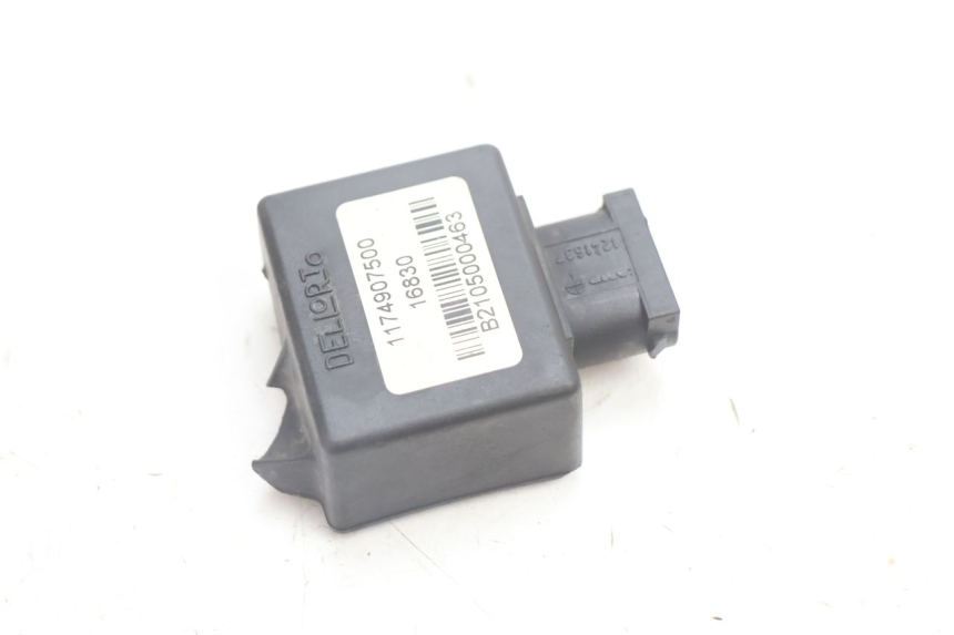 photo de ELECTRICAL RELAY PEUGEOT VIVACITY 50 (2004 - 2009) - Zoom on usage condition