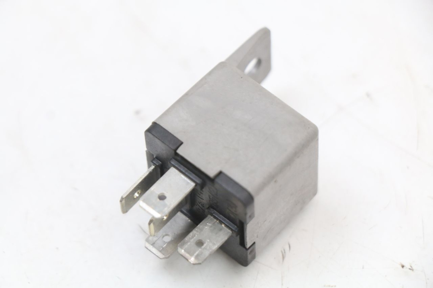 photo de ELECTRIC RELAY PIAGGIO XEVO - X EVO 125 (2007 - 2017) - Alternative perspective