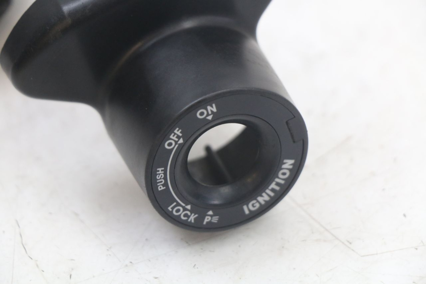 photo de RELAY YAMAHA FZ1 FAZER 1000 (2007 - 2009) - Technical close-up