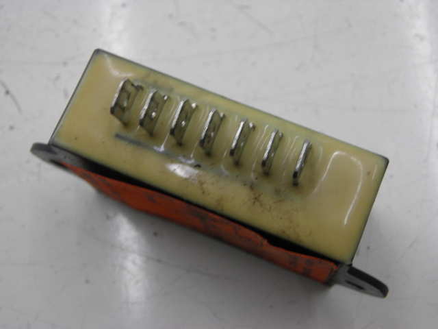 photo de ELECTRICAL RELAY YAMAHA FZS FAZER 600 (1998 - 2001) - Zoom on usage condition