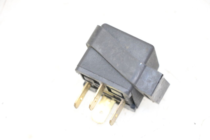 photo de ELECTRICAL RELAY YAMAHA YP MAJESTY 125 (2007 - 2010) - Component detail