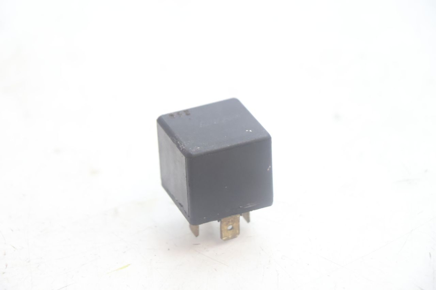 photo de ELECTRICAL RELAY YAMAHA YP MAJESTY 125 (2002 - 2006) - Component detail