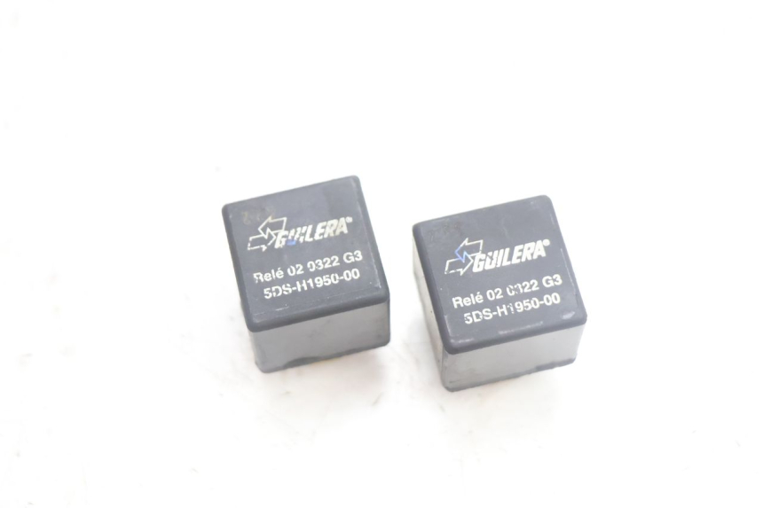 photo de ELECTRICAL RELAY YAMAHA YP MAJESTY 125 (2002 - 2006) - Main view