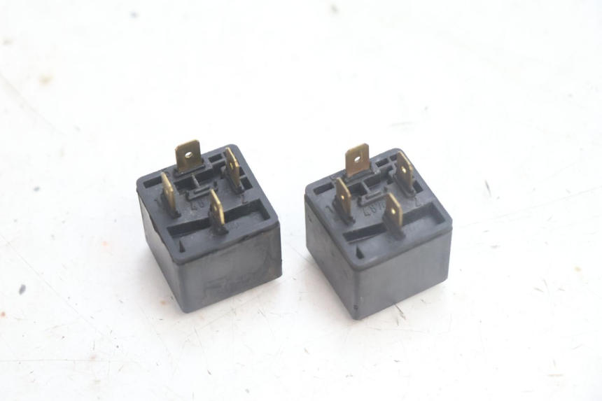 photo de ELECTRICAL RELAY YAMAHA YP MAJESTY 125 (2002 - 2006) - Zoom on usage condition
