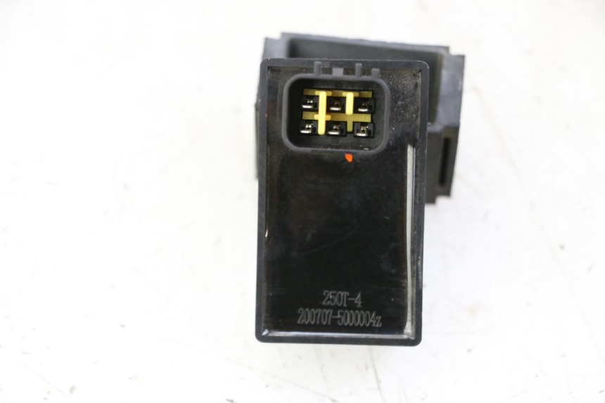 photo de HEADLIGHT RELAY KEEWAY K-LIGHT KLIGHT 125 (2018 - 2025) - Zoom on usage condition