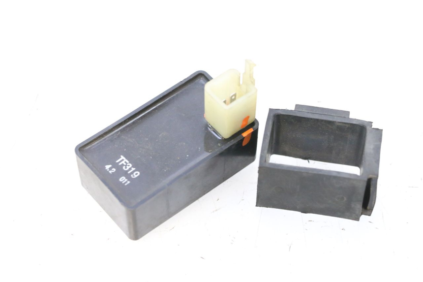 photo de HEADLIGHT RELAY HONDA ST PAN EUROPEAN 1100 (1990 - 2002) - Component detail
