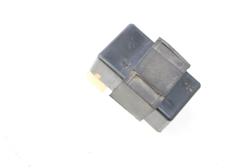 photo de HEADLIGHT RELAY HONDA ST PAN EUROPEAN 1100 (1990 - 2002) - Zoom on usage condition