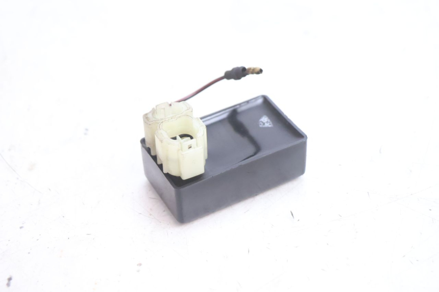 photo de HEADLIGHT RELAY KYMCO SUPER 8 2T 50 (2007 - 2013) - Technical close-up