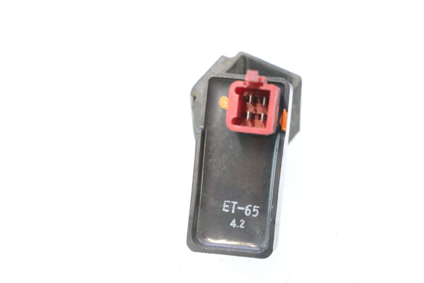 photo de FUEL PUMP RELAY HONDA ST PAN EUROPEAN 1100 (1990 - 2002) - Alternative perspective