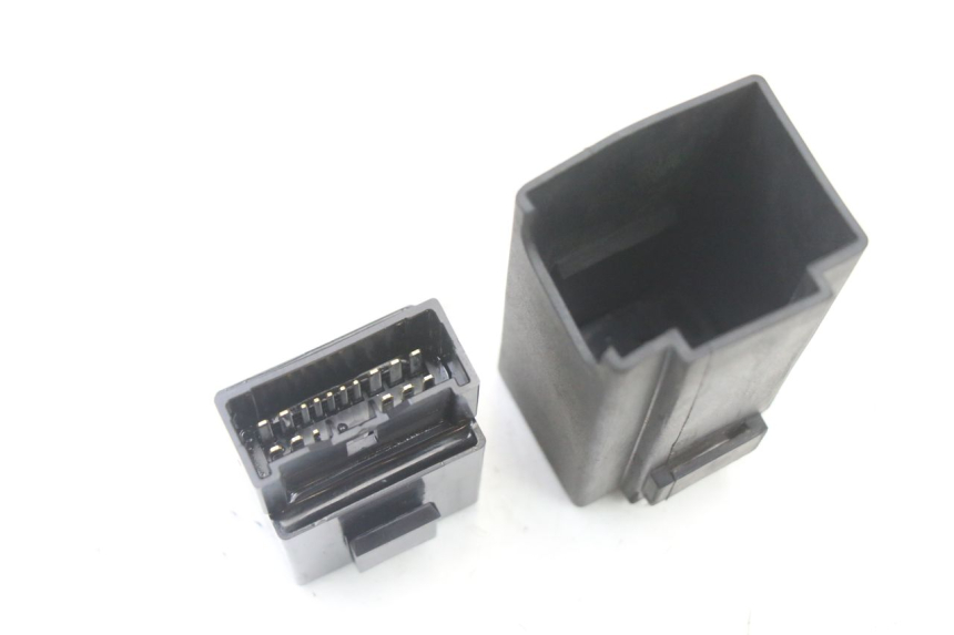 photo de FUEL PUMP RELAY YAMAHA TRACER 7 700 (2020 - 2024) - Technical close-up