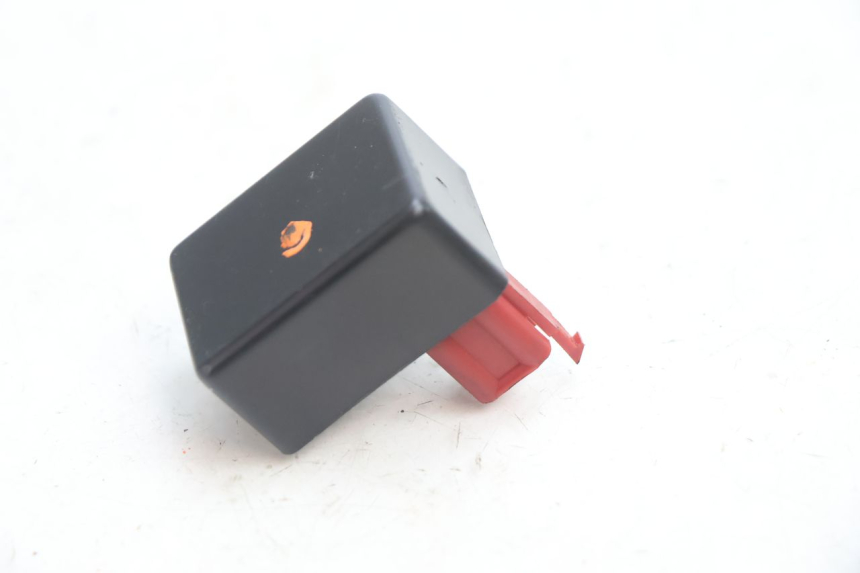 photo de FUEL PUMP RELAY KAWASAKI ZX-6R ZX6R 600 (2000 - 2002) - Alternative perspective