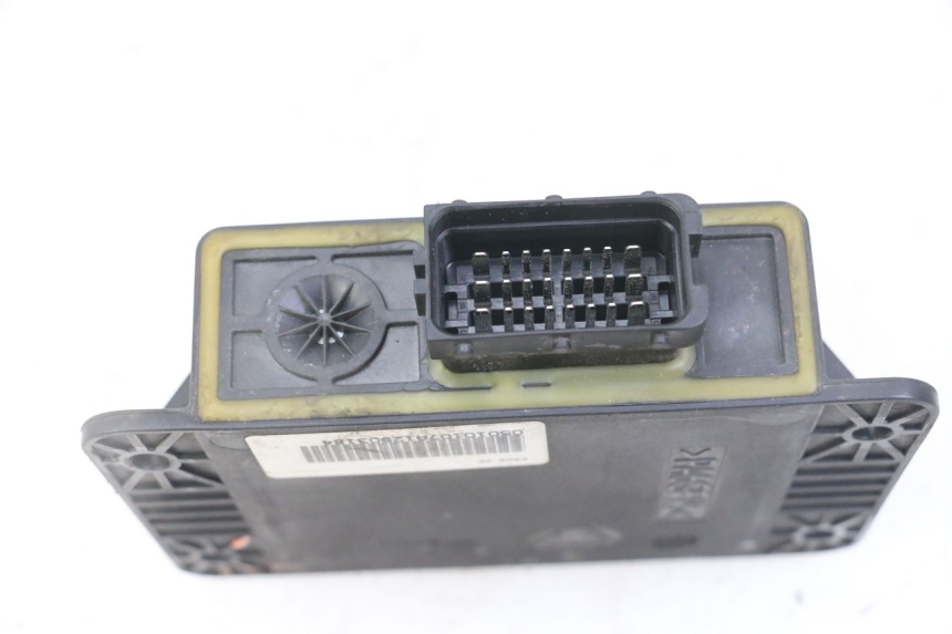 photo de RELAY ROLL LOCK PIAGGIO MP3 LT 400 (2007 - 2012) - Alternative perspective