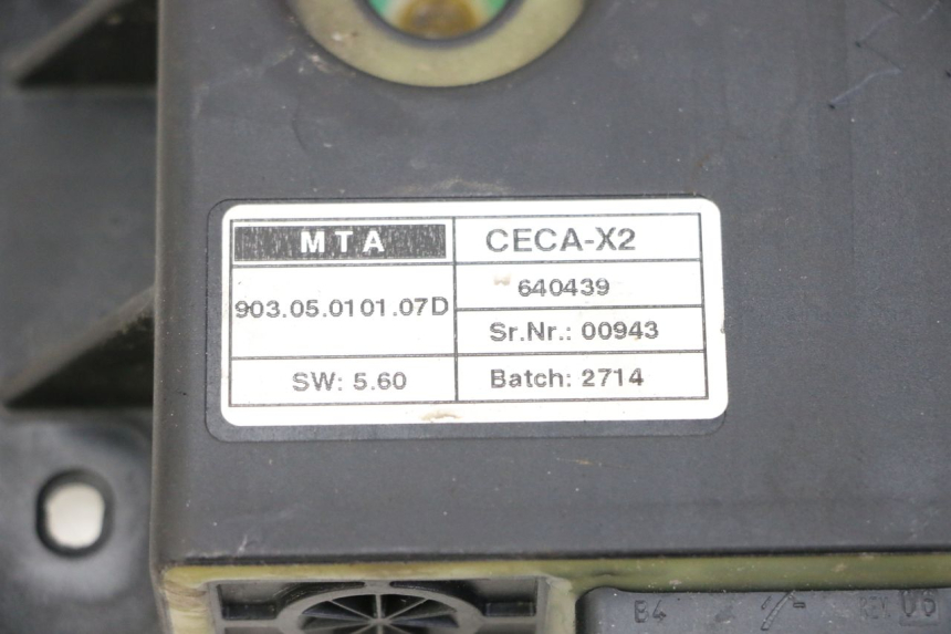 photo de RELAY ROLL LOCK PIAGGIO MP3 500 (2014 - 2017) - Fixing points details