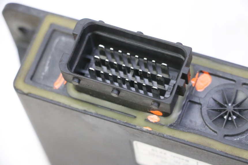 photo de RELAY ROLL LOCK PIAGGIO MP3 RL 250 (2006 - 2010) - Technical close-up