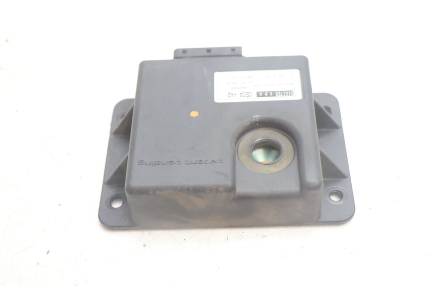 photo de ROLL LOCK RELAY PIAGGIO MP3 125 (2006 - 2014) - Alternative perspective