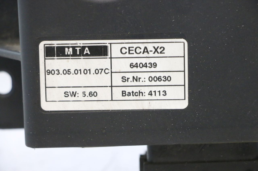 photo de ROLL LOCK RELAY PIAGGIO MP3 500 (2011 - 2015) - Surface and material condition