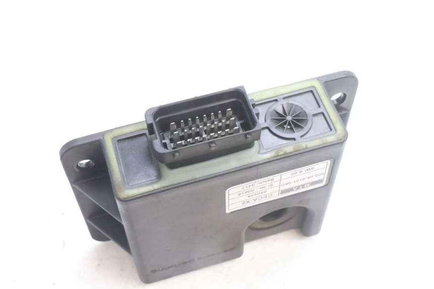 photo de ROLL LOCK RELAY PIAGGIO MP3 500 (2016 - 2018) - Alternative perspective