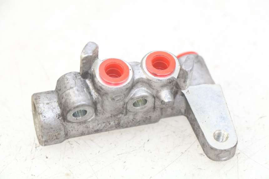 photo de BRAKE PROPORTIONING VALVE HONDA FES PANTHEON 2T 125 (1998 - 2002) - Alternative perspective