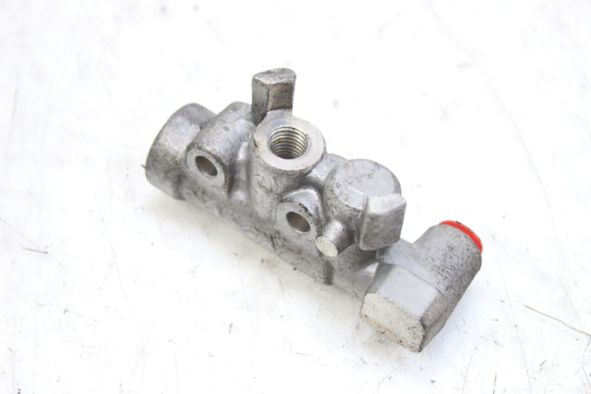 photo de BRAKE PROPORTIONING VALVE HONDA FES S-WING SWING ABS 125 (2007 - 2015) - Zoom on usage condition