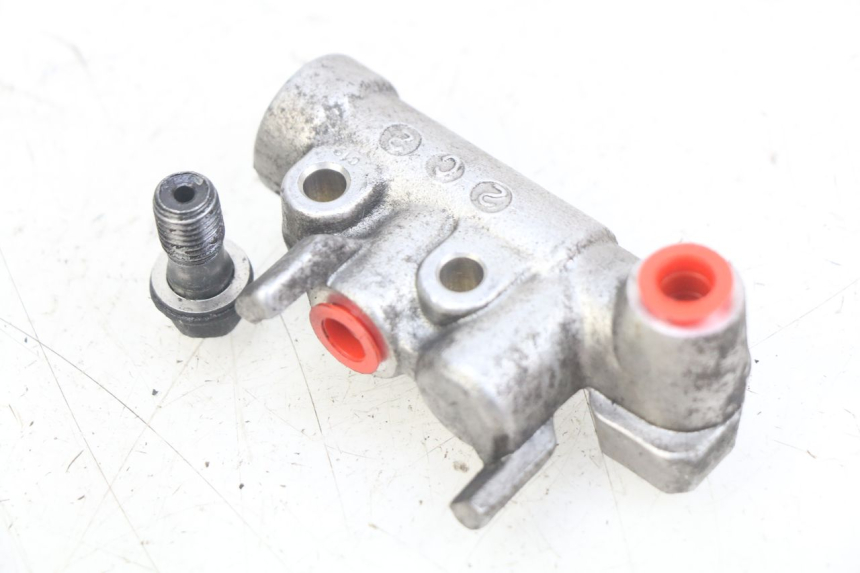 photo de BRAKE PROPORTIONING VALVE HONDA FJS SILVERWING SILVER WING 400 (2009 - 2016) - Zoom on usage condition