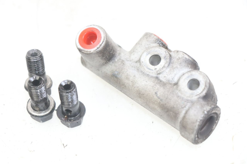 photo de BRAKE PROPORTIONING VALVE SYM GTS EFI 125 (2012 - 2016) - Alternative perspective