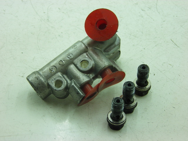 photo de BRAKE SPLITTER HONDA FES S-WING SWING 125 (2007 - 2015) - Main view