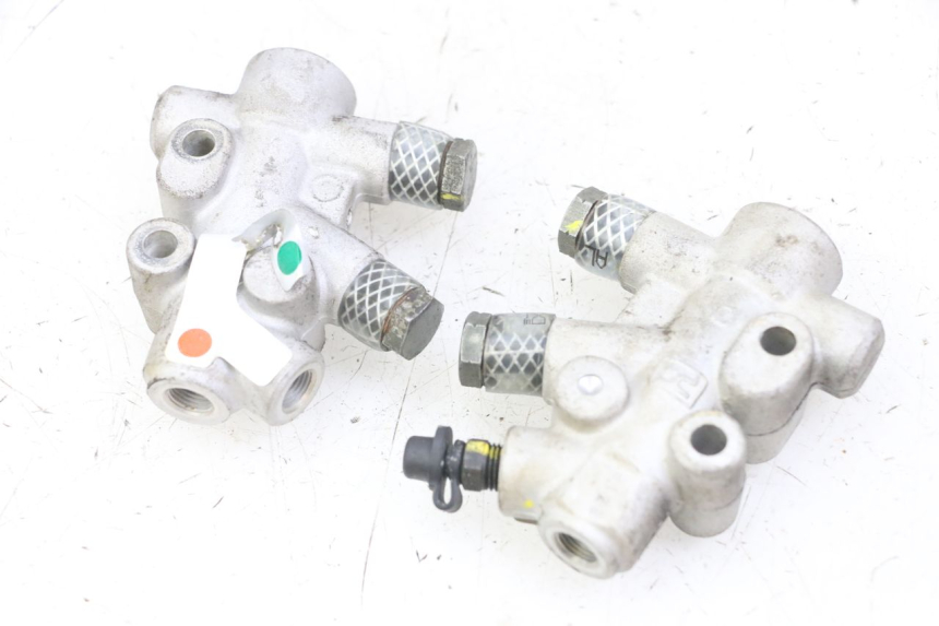 photo de BRAKE SPLITTER PIAGGIO IE MP3 YOURBAN 300 (2011 - 2016) - Main view