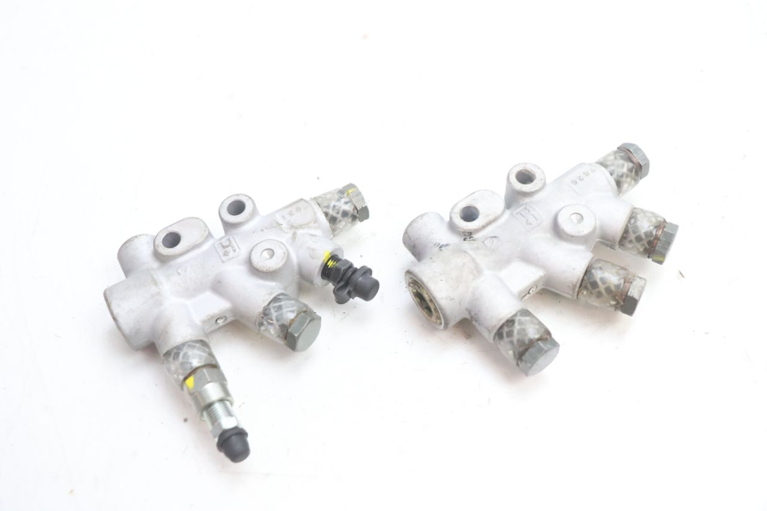 photo de BRAKE PROPORTIONING VALVE PIAGGIO MP3 LT 400 (2007 - 2012) - Component detail