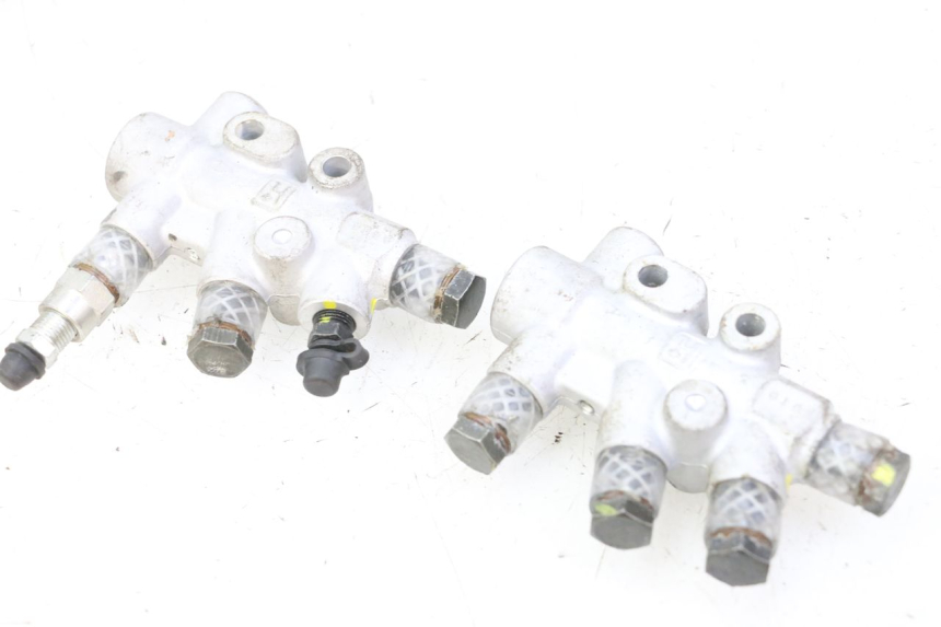 photo de BRAKE PROPORTIONING VALVE PIAGGIO MP3 RL 250 (2006 - 2010) - Zoom on usage condition